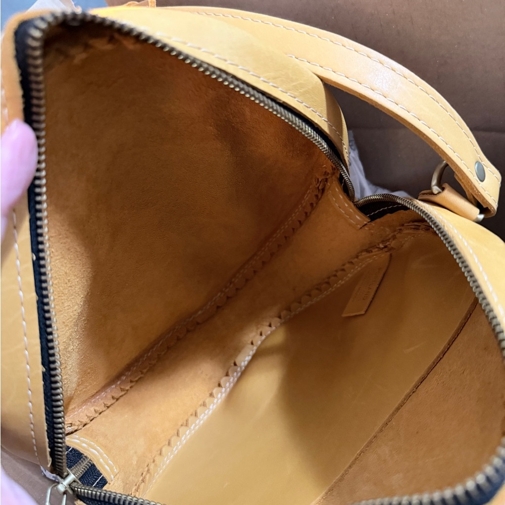 Portland Leather  Round circle Sunflower Yellow  Crossbody Bag - Picture 5 of 6